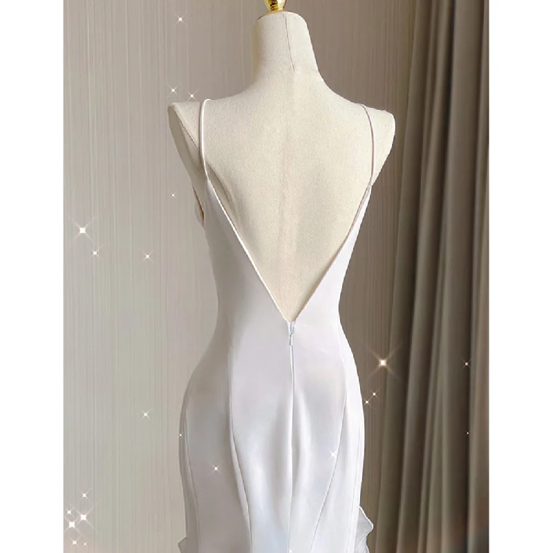 The Best Prices White Sheath Halter Backless Wedding Dress